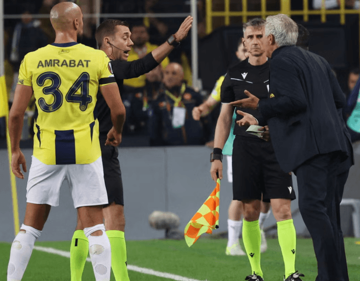 Jose Mourinho red carded in the match between Fenerbache and Manchester United